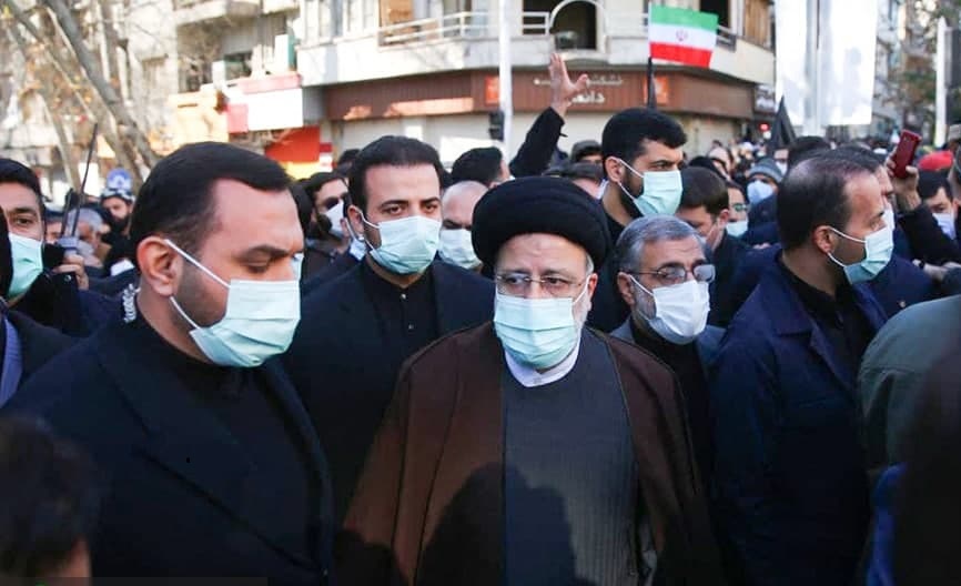 تشییع پیکرهای پاک ۱۵۰ شهید گمنام در تهران/ شهدا لاله‌های بر پیشانی عزت و افتخار ایران عزیز هستند