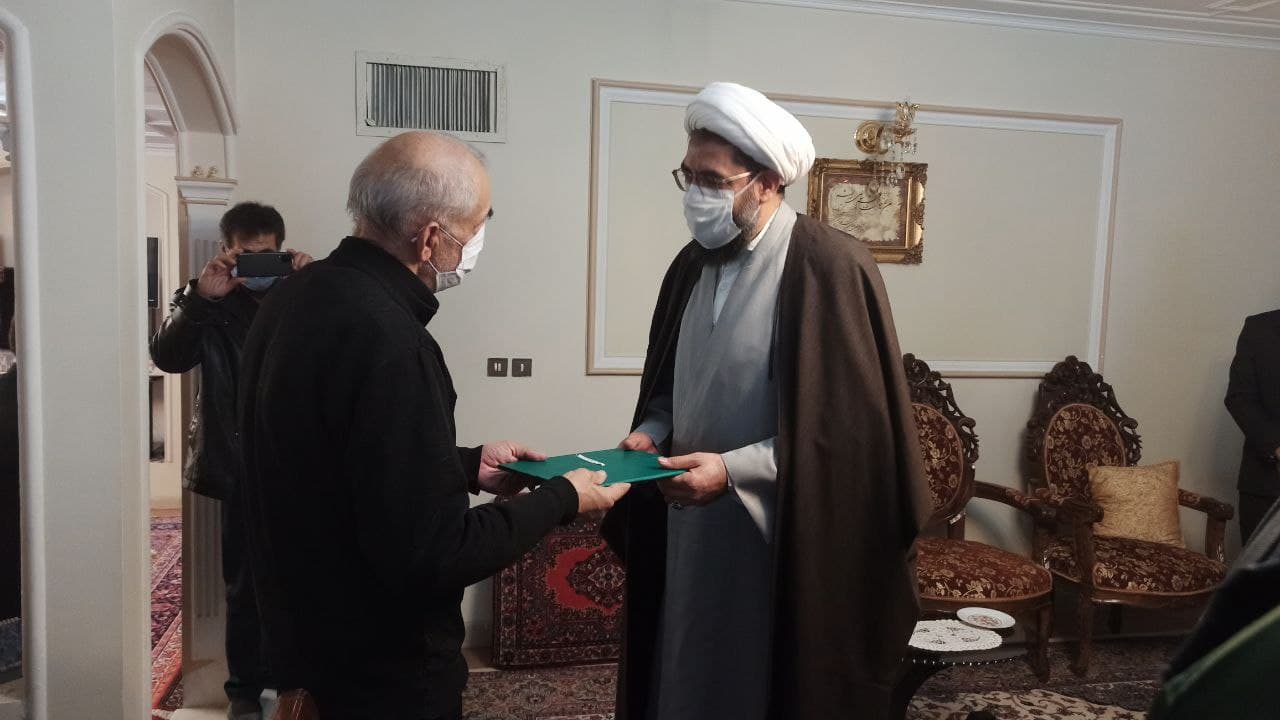 دیدار نماینده ولی فقیه در استان همدان با خانواده شهدای اوکراینی+تصاویر