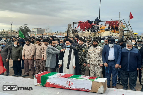 پیکر شهید گمنام در رفسنجان تشییع و به خاک سپرده شد +تصاویر