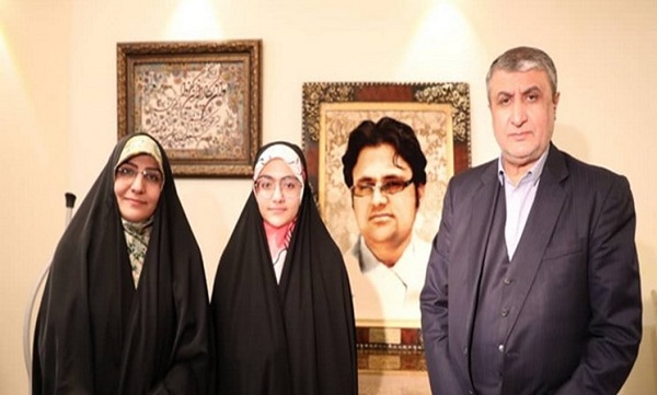 دیدار رئیس سازمان انرژی اتمی با خانواده شهید رضایی‌نژاد