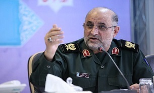 راه مقابله با دشمنان انقلاب بصیرت‌افزایی است