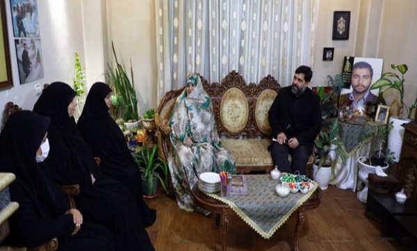 حضور ۲ عضو شورای شهر تهران در خانه شهید «امیرحسام ذوالعلی»