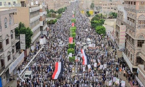 راهپیمایی گسترده یمنی‌ها در محکومیت جنایات ائتلاف سعودی در صعده و الحدیده