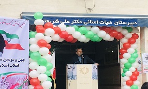 پیام شهدا به نسل امروز تداوم انقلاب است