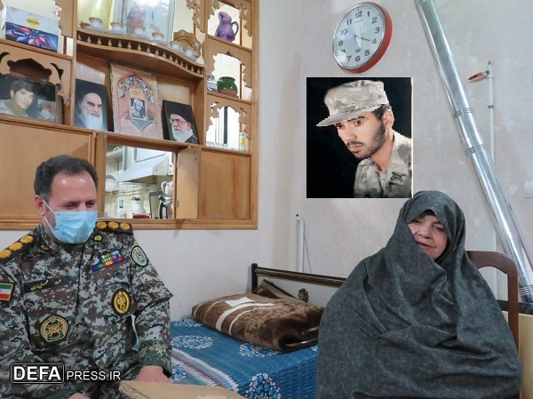 دیدار فرمانده ارشد نظامی ارتش در قم با خانواده شهید «برقعی» + تصاویر