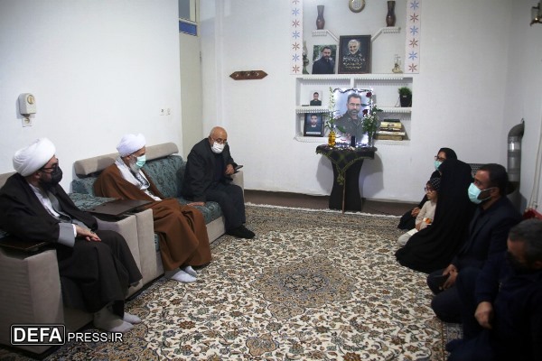 نماینده ولی فقیه در مازندران با خانواده شهید «شوری‌زاده» دیدار کرد