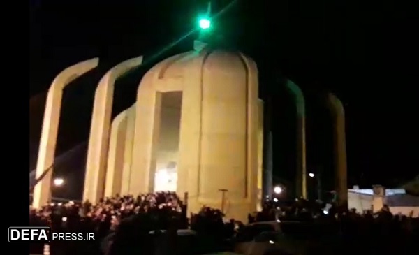 جشن پیروزی انقلاب اسلامی در یادمان شهدای گمنام قم+تصاویر