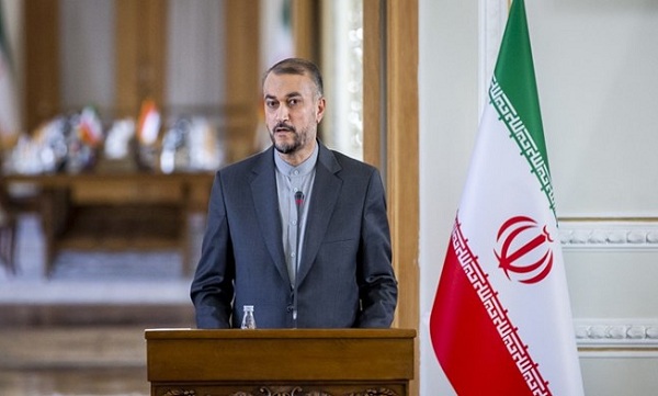 ایران به هیچ وجه از خطوط قرمز خود عقب نمی‌نشیند
