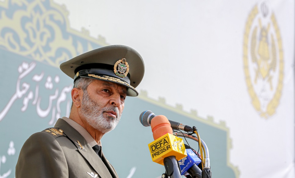 سرلشکر موسوی: از دست دادن توان دفاعی عواقب خسارت‌باری در پی دارد