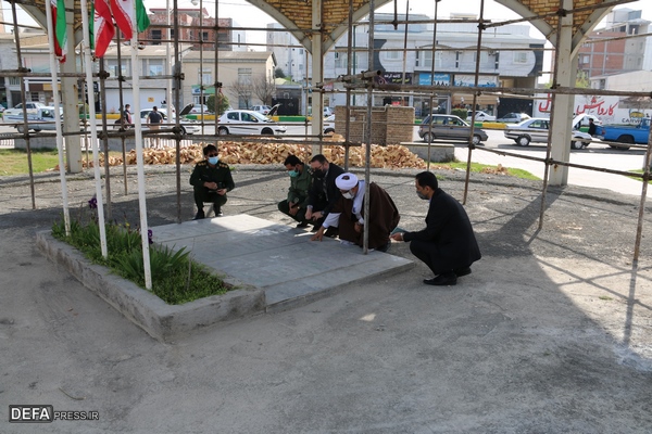 بازدید سرهنگ «کاظمی» از یادمان شهدای گمنام بندرترکمن