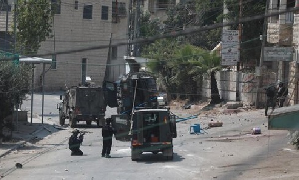 نظامیان صهیونیست ۱۲ فلسطینی را در کرانه باختری بازداشت کردند