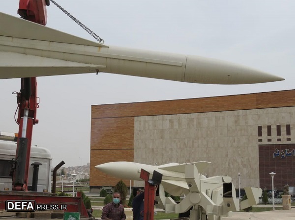 انتقال بخشی از سامانه موشکی «زمین به هوا» به موزه دفاع مقدس قم+تصاویر