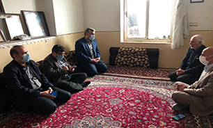 صلابت و شکیبایی والدین شهدا ستودنی است
