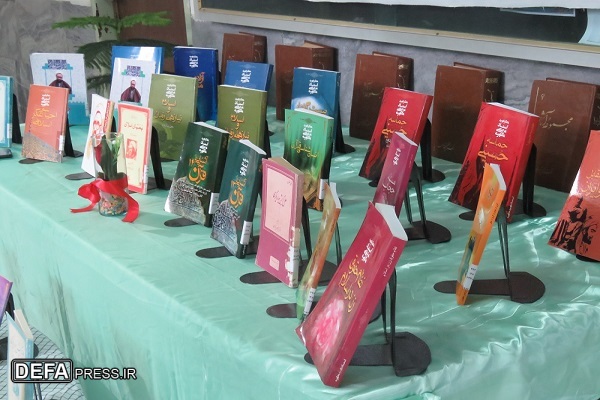 برگزاری نمایشگاه کتاب، پوستر و کاریکاتور در سپاه سوادکوه شمالی + تصاویر