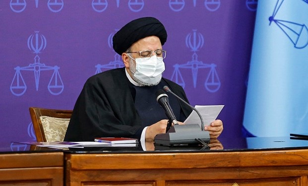 حجت‌الاسلام رئیسی «دستورالعمل نحوه انتشار احکام دادگاه‌ها و برگزاری دادگاه علنی» را ابلاغ کرد