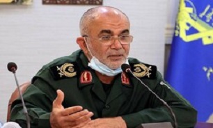 سپاه در جهت پیشبرد اهداف انقلاب اسلامی در کنار امامین جمعه همکاری دارد