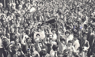 قیام 15 خرداد هیمنه حکومت شاهنشاهی را در هم شکست