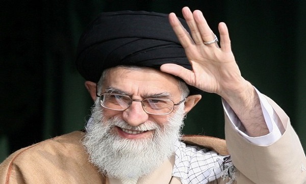 حضرت امام خامنه‌ای؛ جانشین شایسته امام خمینی (ره) در کرسی رهبری