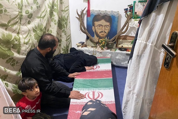 تصاویر/ حضور پیکر شهید گمنام در منزل شهید «داوود درخشیده»