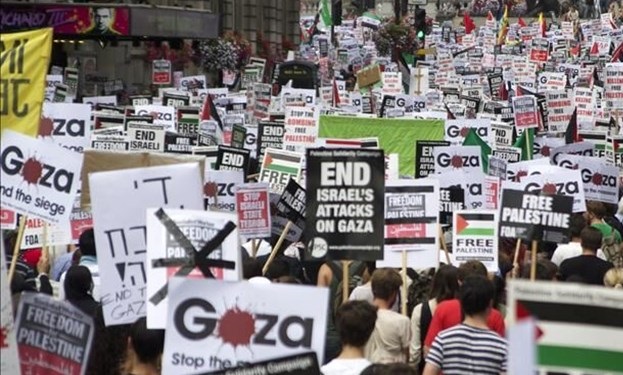 صد‌ها شهروندان انگلیسی همزمان با اجلاس گروه ۷ در حمایت از فلسطین تظاهرات کردند