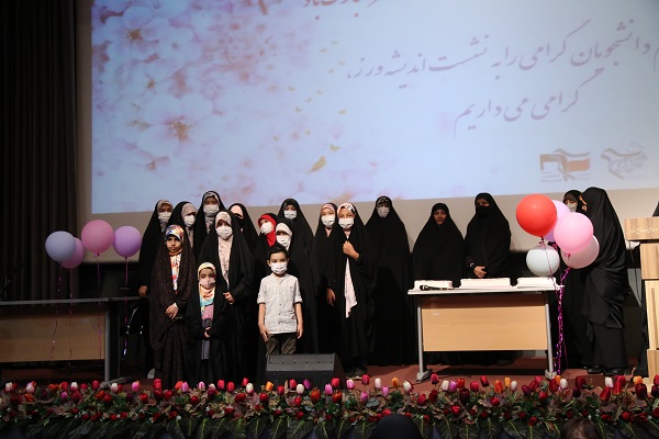 تقدیر از ۱۰ دختر شهید مدافع حرم به مناسبت روز دختر+ تصویر