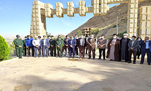 رزمندگان اسلام با فدا کردن جان خود وطن ما را از دست دشمن پس گرفتند