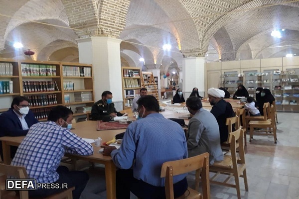 نشست نویسندگان دفاع مقدس در کرمان برگزار شد