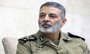 فرمانده کل ارتش جمهوری اسلامی از مرز دوغارون بازدید کرد