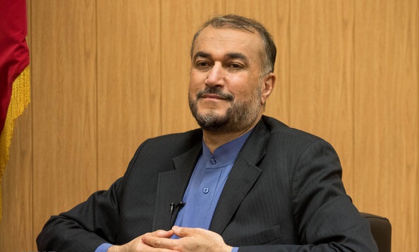 رایزنی‌های سیاسی ایران و عمان به ثبات منطقه کمک می‌کند