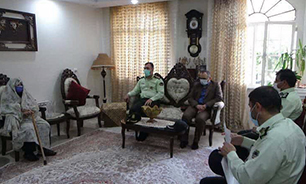 دیدار فرمانده انتظامی شهرستان کرج با خانواده شهید «حسن نصیرنژاد»