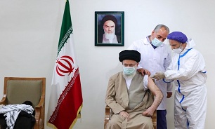 واکنش یک شاعر به دریافت واکسن ایرانی توسط رهبر