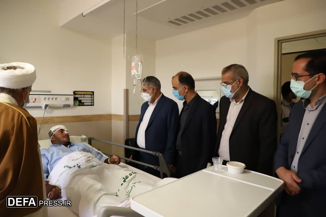 پیگیری وضعیت حادثه دیدگان اتوبوس سرباز معلمان در یزد