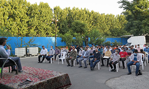 تنها راه غلبه بر مشکلات، تکیه بر قدرت داخلی و اعتماد به جوانان است