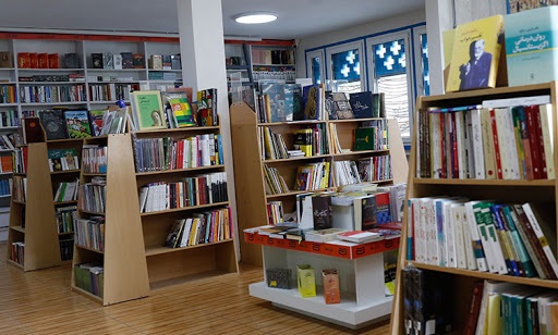 اجرای طرح‌های فصلی فروش کتاب به چرخه فعالیت کتابفروشان کمک کند