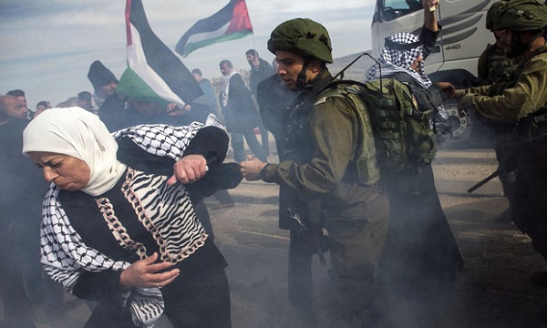 یورش صهیونیست‌ها به راهپیمایی فلسطینیان/ زخمی شدن ده‌ها فلسطینی
