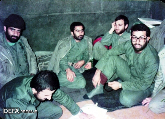ملت در اطاعت کامل از رهبری تلاش کنند
