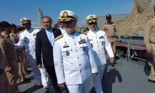 شناور پوتین در اختیار فرمانده نیروی دریایی ارتش ایران