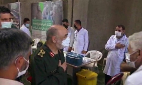 سرلشکر سلامی اولین دز واکسن ایرانی را دریافت کرد