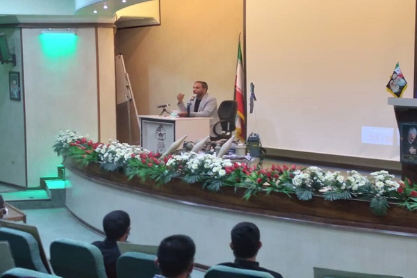 کارگاه نویسندگی و خاطره نویسی دفاع مقدس در کرمان برگزار شد
