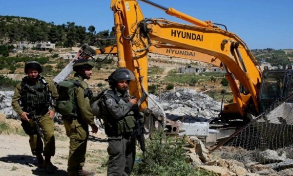 رژیم صهیونیستی خانواده ۹ نفره فلسطینی را مجبور به تخریب خانه‌ کرد