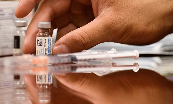 فعالان گردشگری برای دریافت واکسن کرونا ثبت نام کنند