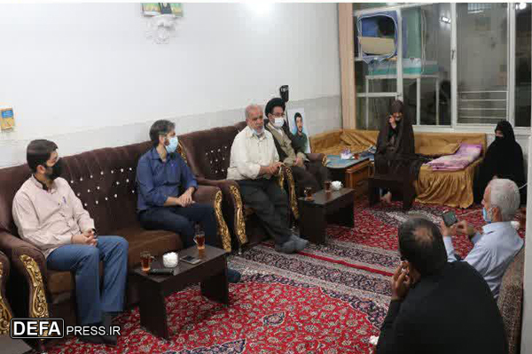 دیدار خادمان شهدای «اردکان» با خانواده سردار شهید «سیدمحمود حسینی‌پور»
