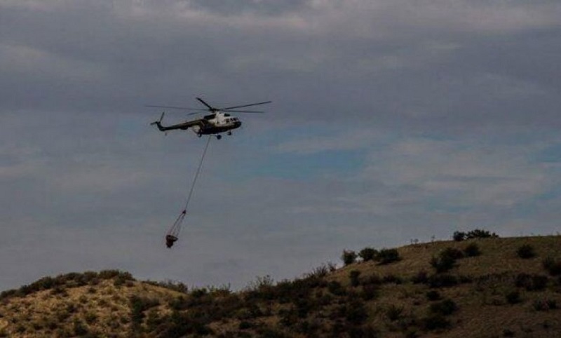 اعزام بالگرد اطفای حریق هوایی به مناطق زاگرس/ بخش هایی از آتش مهار شده است