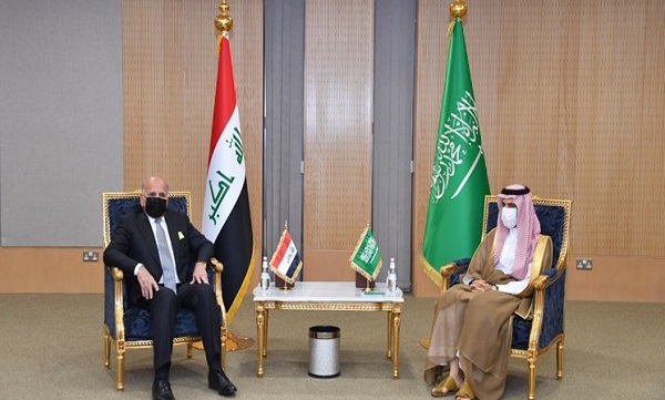 وزیر خارجه عراق: از ابتکارهای شورای همکاری برای گفت‌وگوی راهبردی استقبال می‌کنیم