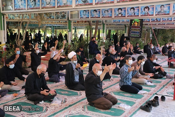 برپایی محفل دعای ندبه به یاد شهید مدافع سلامت در قم+ تصاویر