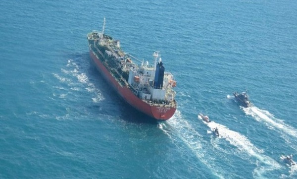 ادعای رویترز؛ سومین نفتکش ایران عازم لبنان شده است