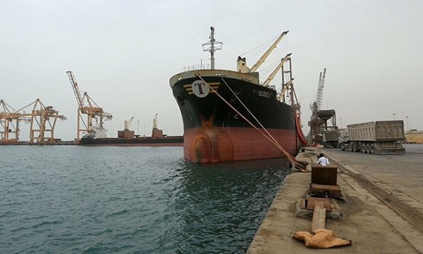 ورود کشتی حامل گاز به بندر الحدیده یمن