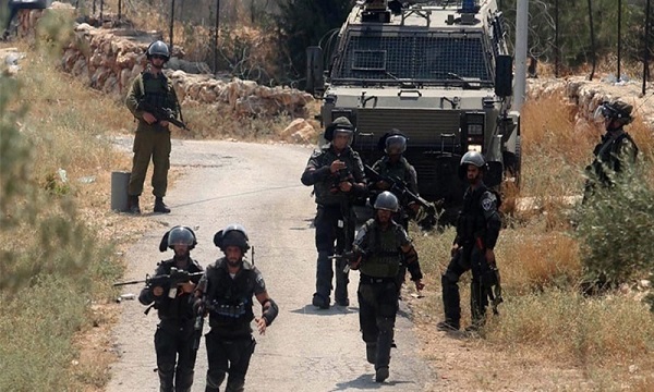 نظامیان صهیونیست به «قدس» یورش برده و شماری از فلسطینیان را بازداشت کردند