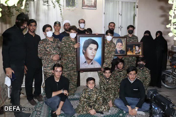 تجلیل بسیجیان پایگاه امیرالمومنین قم از خانواده‌های شهیدان اسدی، چالاک و یگانه جو+ تصاویر
