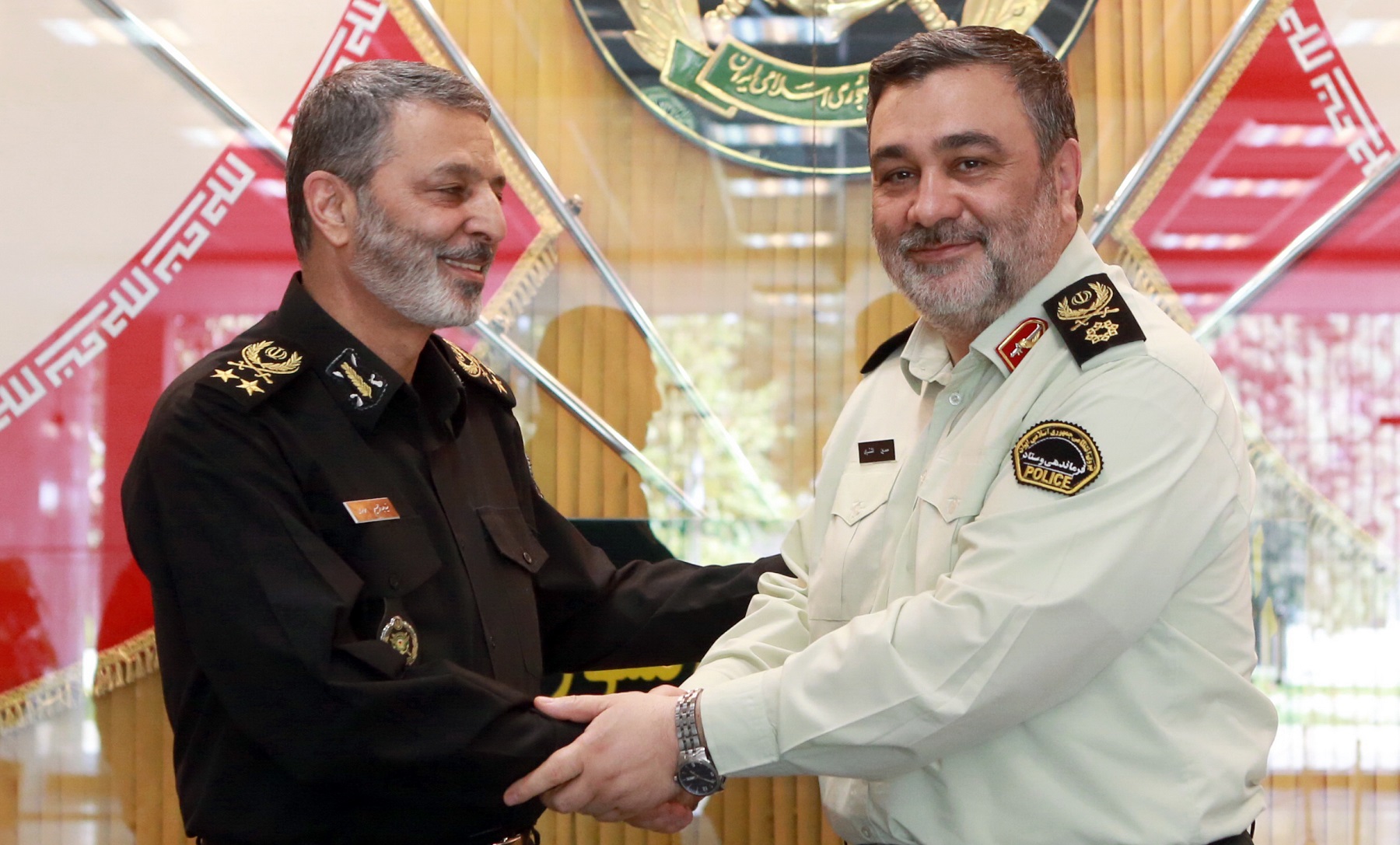 پیام تبریک فرمانده کل ارتش به مناسبت هفته نیروی انتظامی